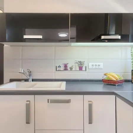 Kuca Mira Holiday home