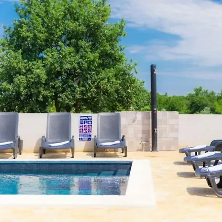 Сasa de vacaciones Kuca Mira Gajana