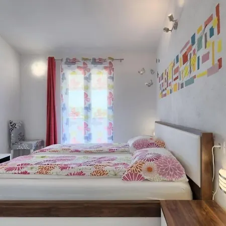 Kuca Mira Holiday home Gajana