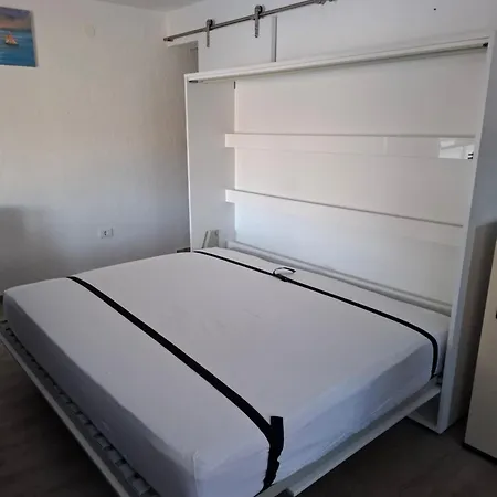 Kuca Mira بيت للعطل
