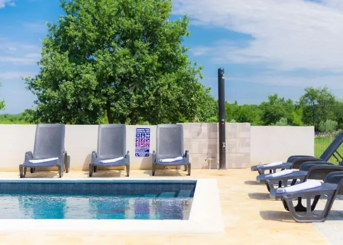 Tatil Evi Kuca Mira Gajana