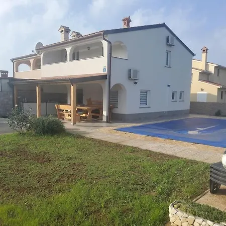 Сasa de vacaciones Kuca Mira