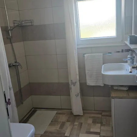 Сasa de vacaciones Kuca Mira