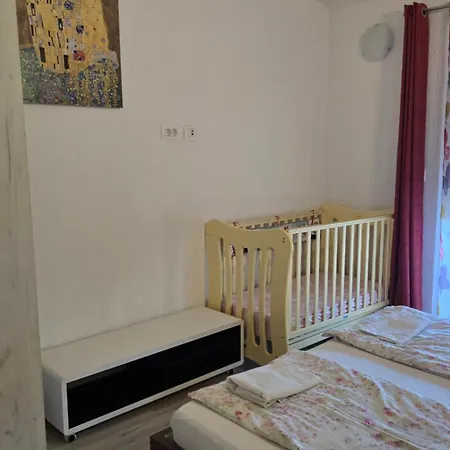 Kuca Mira * Gajana