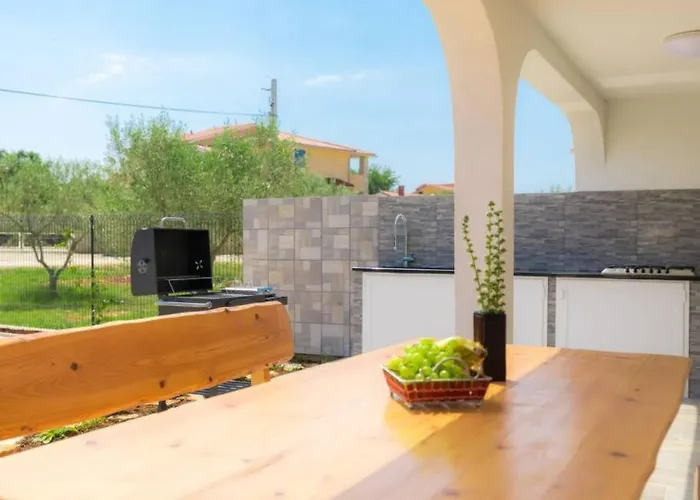 Holiday home Kuca Mira