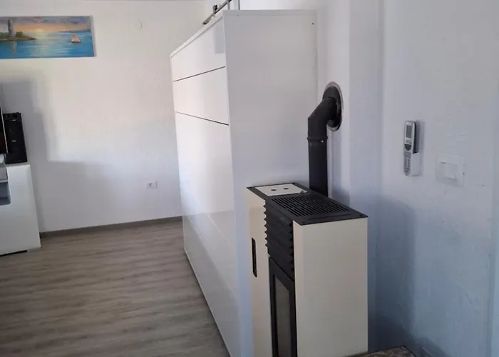 Kuca Mira Holiday home *